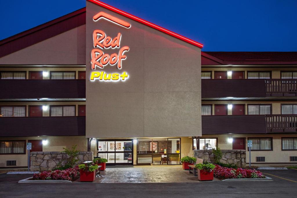 Red Roof Inn PLUS+ Nashville Fairgrounds - image 2