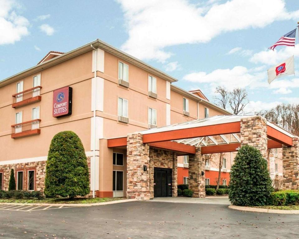 Comfort Suites Airport Nashville - main image