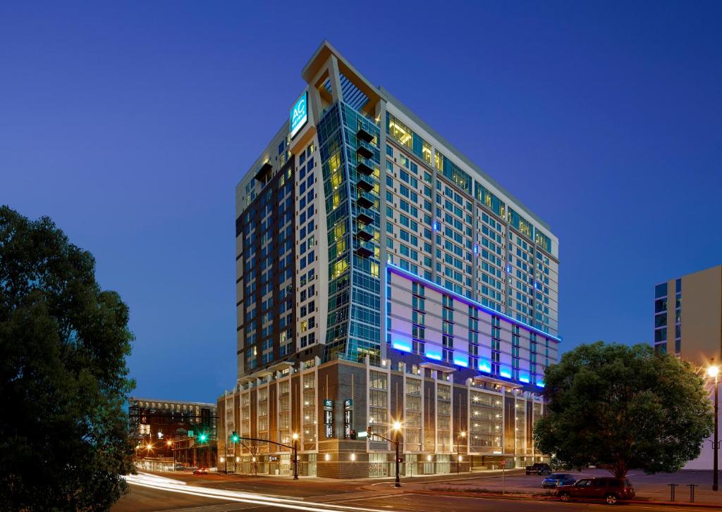 Residence Inn by Marriott Nashville Downtown/Convention Center - image 2