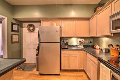 Spacious Nashville Townhome - 1 Mi to Dtwn - image 7