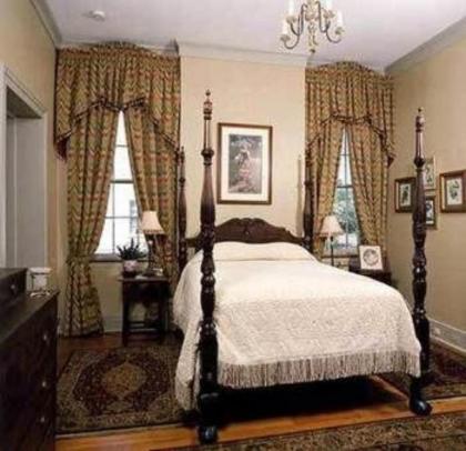 Wilkins Town House Bed and Breakfast - image 3