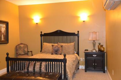 Natchez Manor Bed & Breakfast - image 4