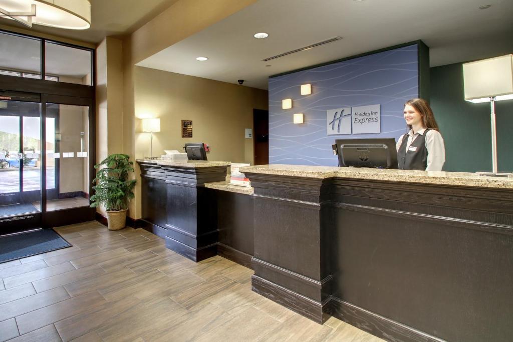 Holiday Inn Express Natchez South West an IHG Hotel - main image