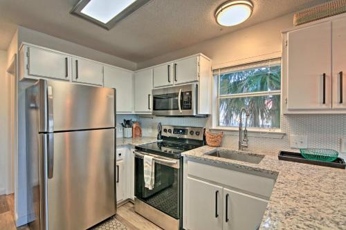 Emerald Hideaway Renovated Condo in Navarre Beach - image 5