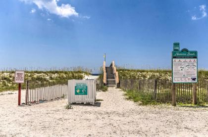 Summer Breeze Retreat - Near Navarre Beach! - image 18