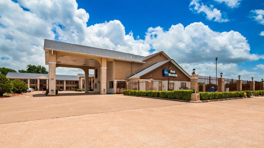 Best Western Inn Navasota - main image