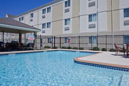 Candlewood Suites Port Arthur/Nederland an IHG Hotel - image 2