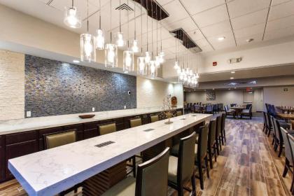 DoubleTree by Hilton Neenah - image 16