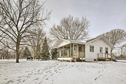 Charming Neenah House with Porch on Lake Winnebago! - image 11