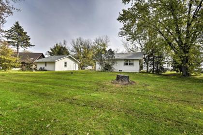 Charming Neenah House with Porch on Lake Winnebago! - image 6