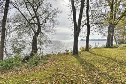 Charming Neenah House with Porch on Lake Winnebago! - image 8