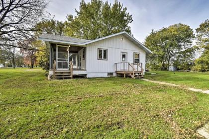 Charming Neenah House with Porch on Lake Winnebago! - image 9