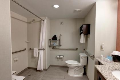 Hampton Inn Neptune - image 5