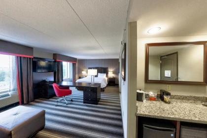 Hampton Inn Neptune - image 9