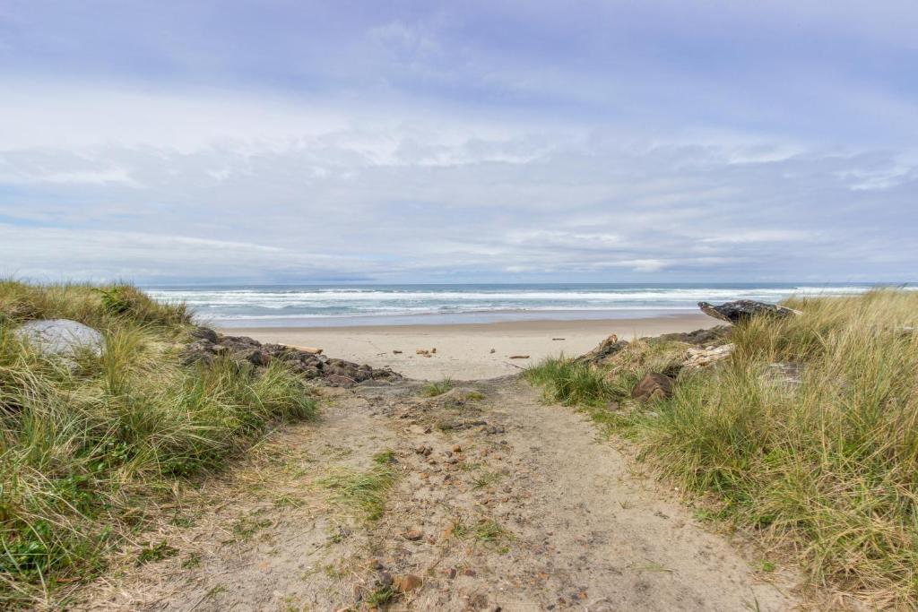 Neskowin Resort Unit #203 - image 3