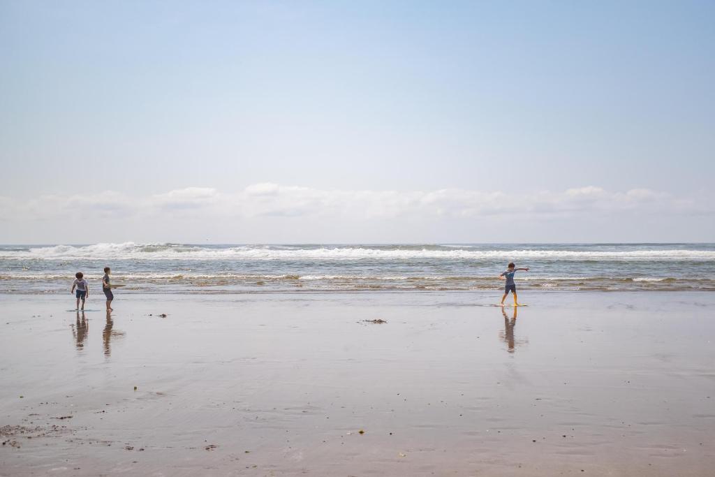 Breakers Beach House #7 - image 6