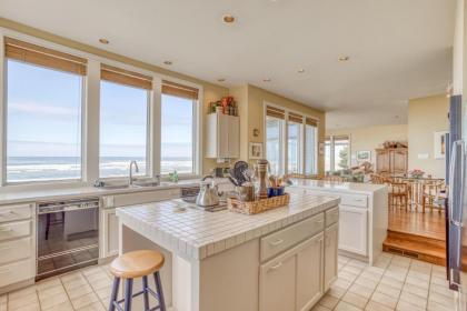 Oceanfront Retreat - image 14