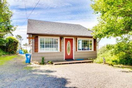 Happy Camp Beachfront Cabin - image 11