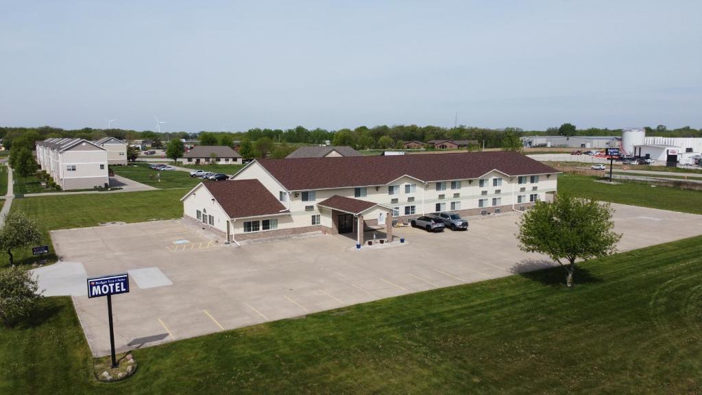 Budget Inn & Suites - main image