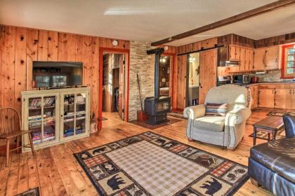 Serene Lakefront Cabin Private Boat Dock Balcony - image 15