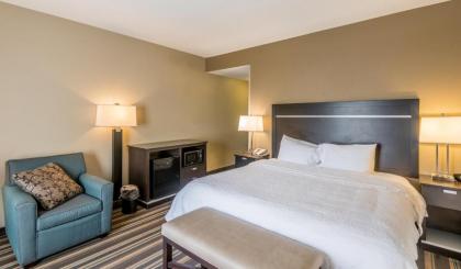 Hampton Inn New Albany - image 11