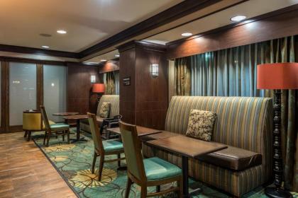 Hampton Inn New Albany - image 4