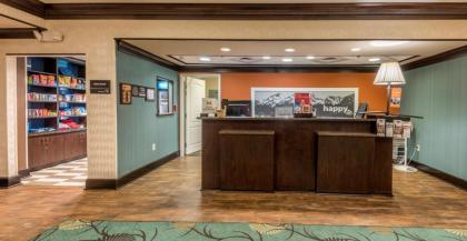 Hampton Inn New Albany - image 7