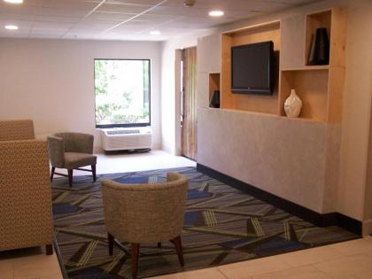 Holiday Inn Express - New Albany - image 13