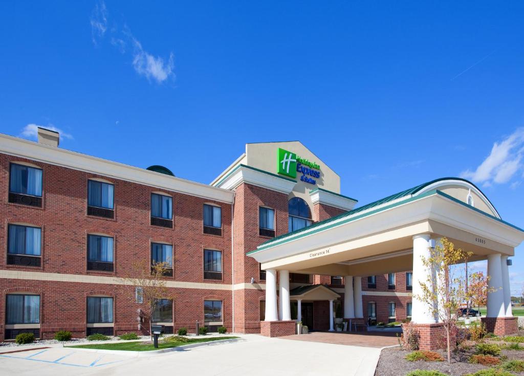 Holiday Inn Express Hotel & Suites Chesterfield - Selfridge Area an IHG Hotel - main image