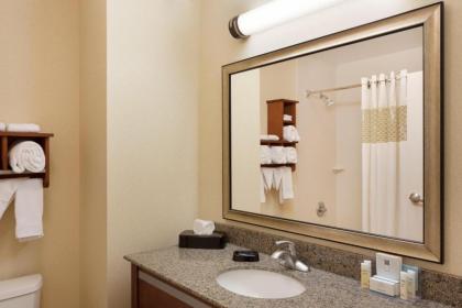 Hampton Inn & Suites Detroit/Chesterfield - image 13