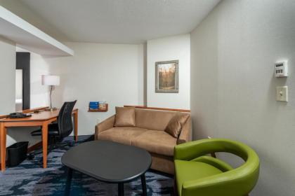 Fairfield Inn and Suites by Marriott New Bedford - image 12