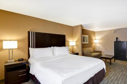 Holiday Inn Express Hotel & Suites Milwaukee-New Berlin an IHG Hotel - image 10