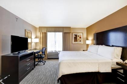 Holiday Inn Express Hotel & Suites Milwaukee-New Berlin an IHG Hotel - image 2