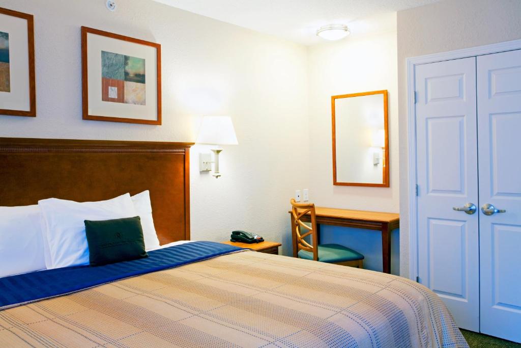 Candlewood Suites New Bern - image 2