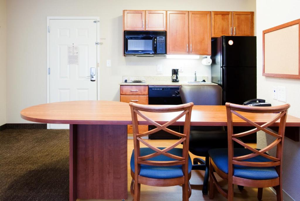 Candlewood Suites New Bern - image 7