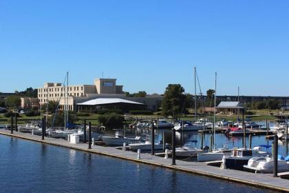 BridgePointe Hotel  marina New Bern North Carolina