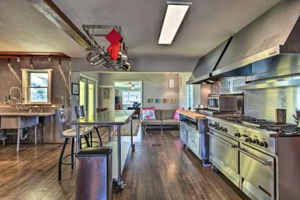 Riverfront New Bern House with Gourmet Kitchen! - image 13