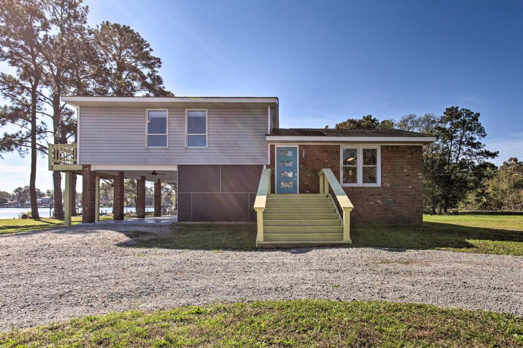 Riverfront New Bern House with Gourmet Kitchen! - image 3