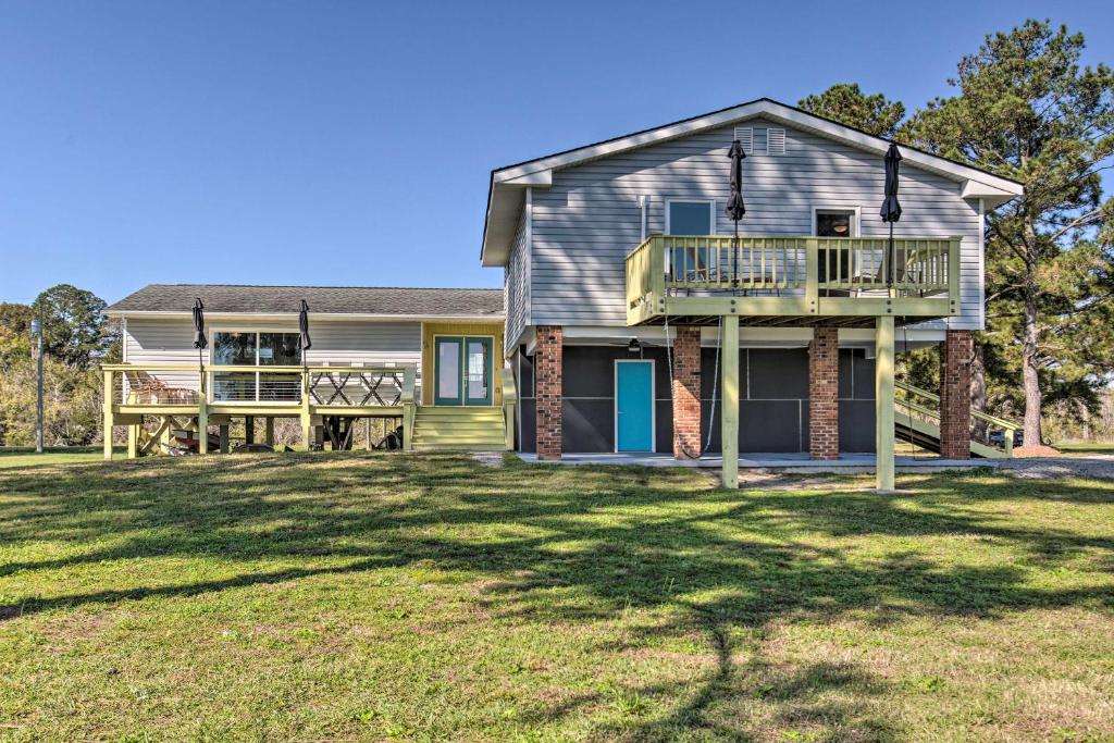 Riverfront New Bern House with Gourmet Kitchen! - image 5