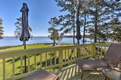 Riverfront New Bern House with Gourmet Kitchen! - image 6