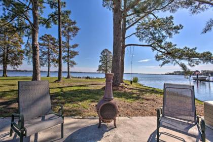 Riverfront New Bern House with Gourmet Kitchen! - image 9