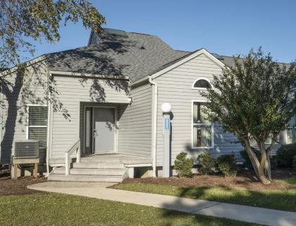 Lovely Condo in the Quaint Canals of New Bern - Two Bedroom #1 - image 12