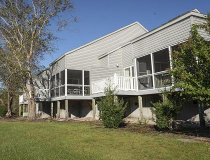 Lovely Condo in the Quaint Canals of New Bern - Two Bedroom #1 - image 9