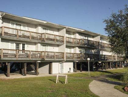 Family friendly New Bern Suite Overlooking Neuse River   One Bedroom #1 New Bern