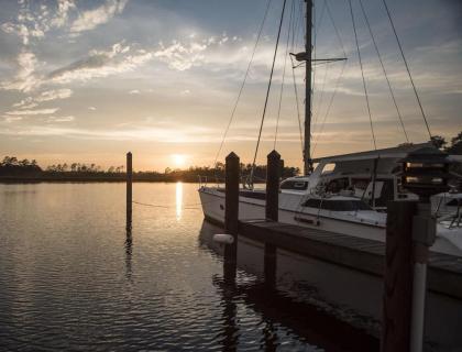 Family-friendly New Bern Suite Overlooking Neuse River - One Bedroom #1 - image 12