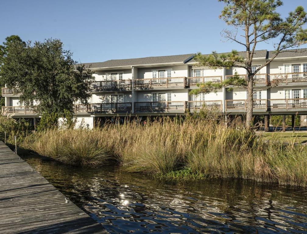 Family-friendly New Bern Suite Overlooking Neuse River - One Bedroom #1 - image 5