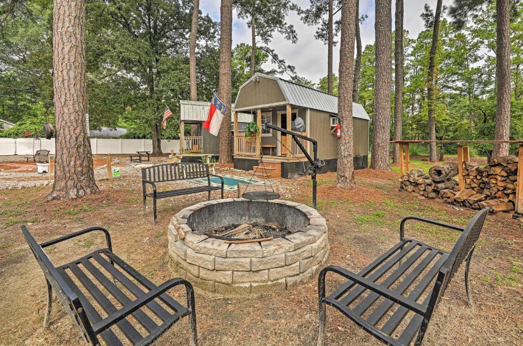 The Gosling Studio Cabin with River Access! - image 5