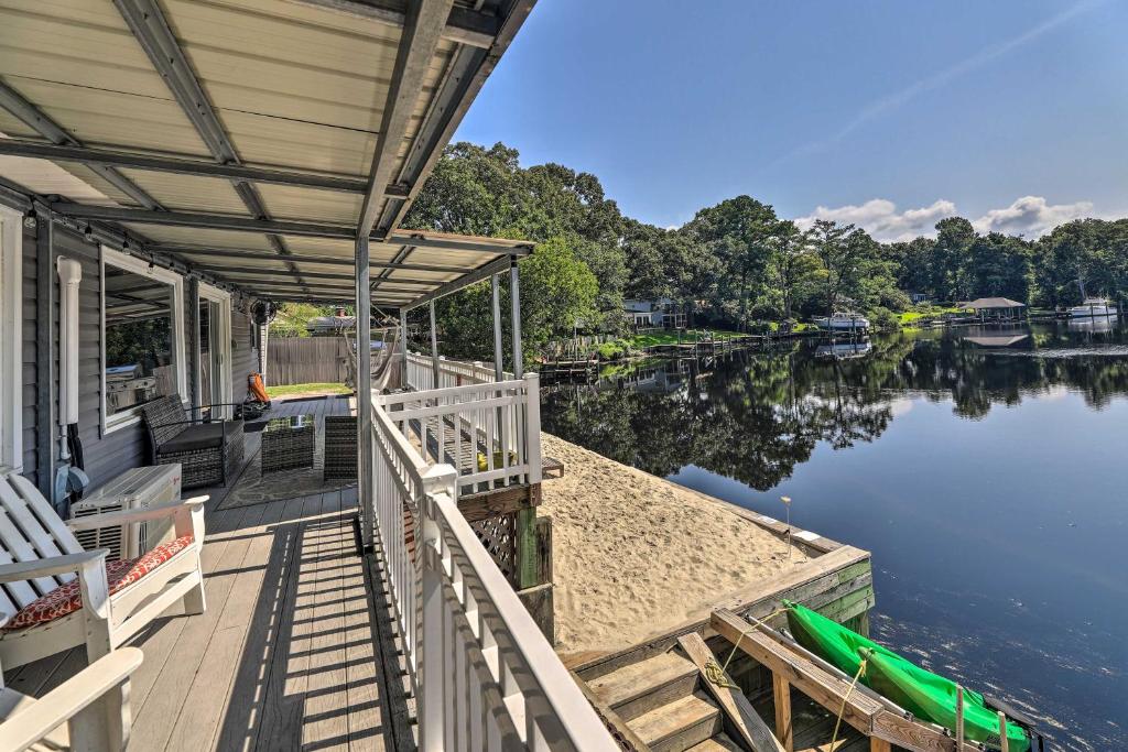 The Grey Goose Waterfront Home with Beach - image 2