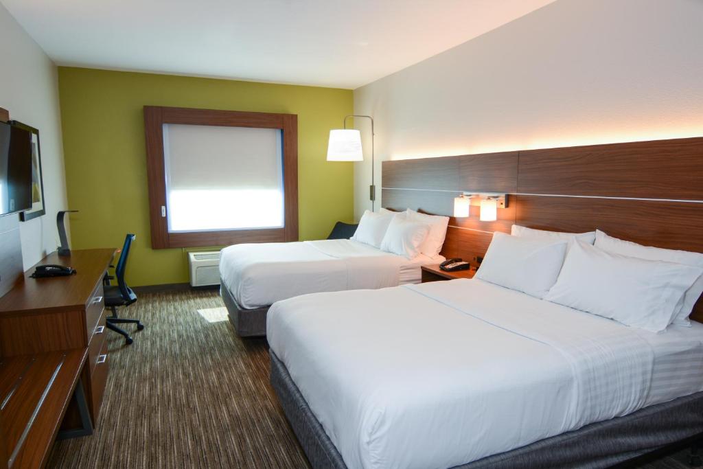 Holiday Inn Express Hotel & Suites New Boston an IHG Hotel - image 3