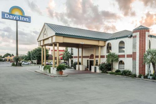 Days Inn by Wyndham New Braunfels - main image